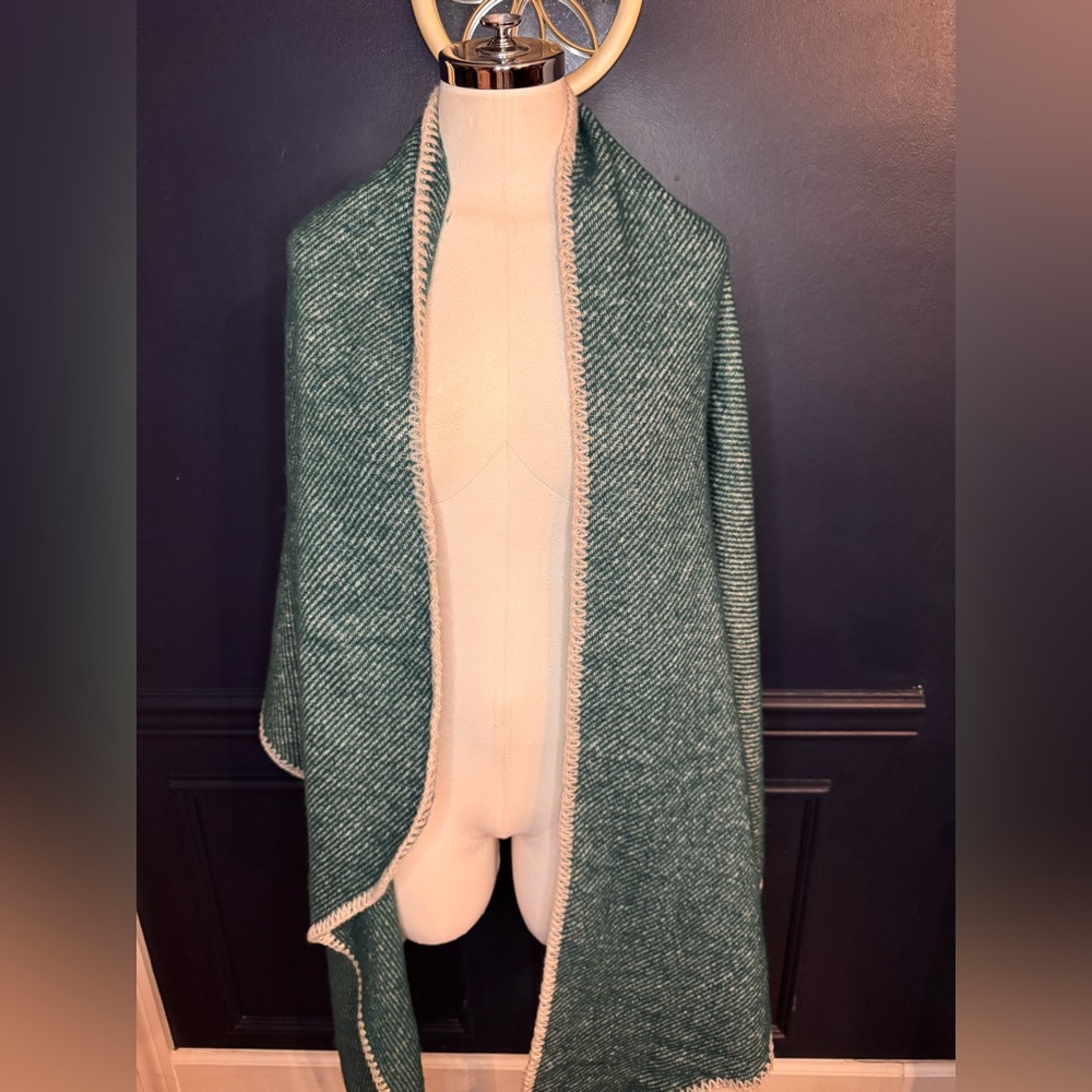 Green and White Knit Shawl by Girly